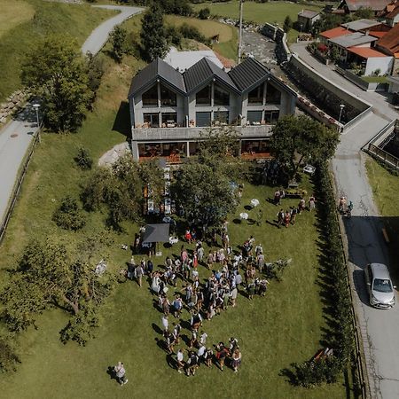 Zum Wohle Aparthotel Oberwoelz Stadt Exterior foto