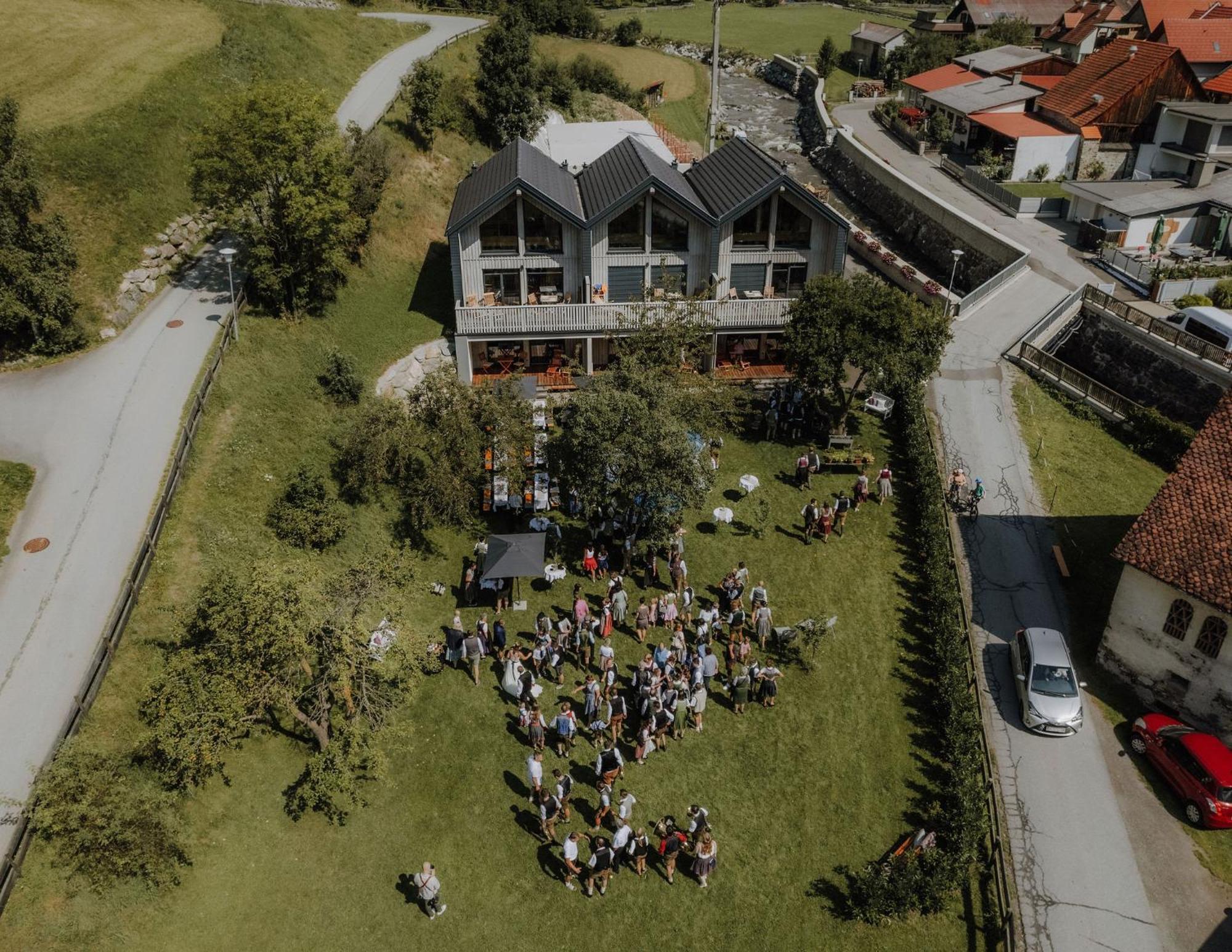 Zum Wohle Aparthotel Oberwoelz Stadt Exterior foto